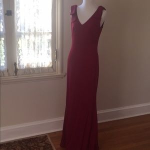 Stunning Nicole Miller crepe evening gown